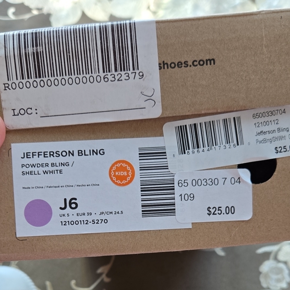 NWT Native Jefferson Bling Purple Slip-On Shoes J6 - Picture 2 of 3